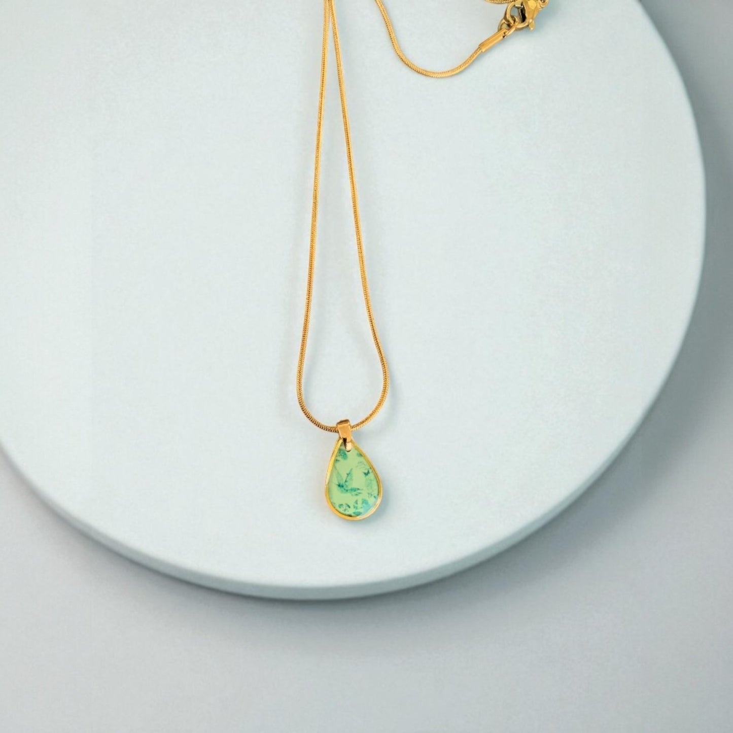 Collier - Pendentif en forme de goutte à motif Chinoiserie vert